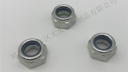 鎖緊螺母在操作過程中需要注意哪些地方？